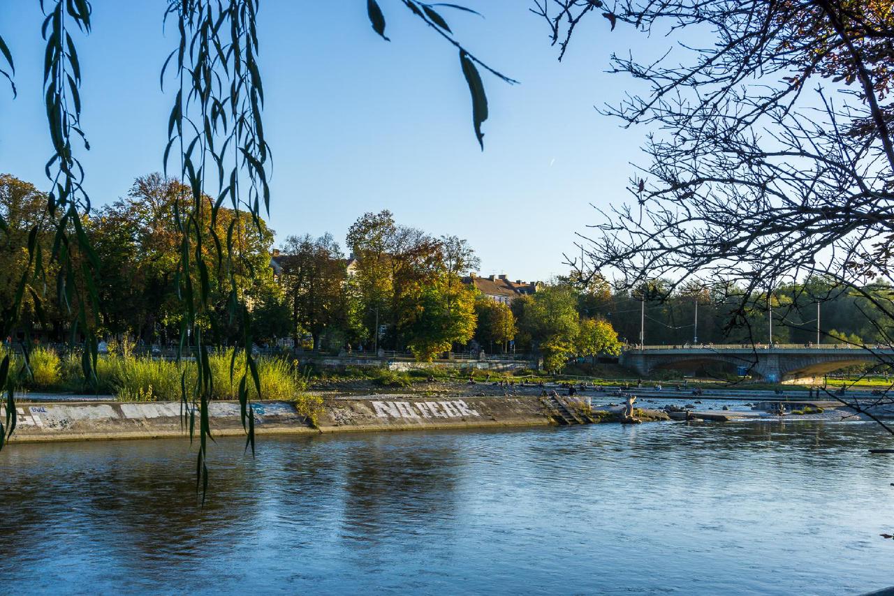 Isar embankment