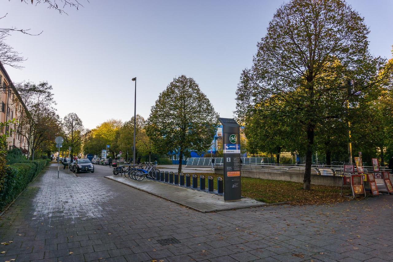Вход в метро Вход в метро