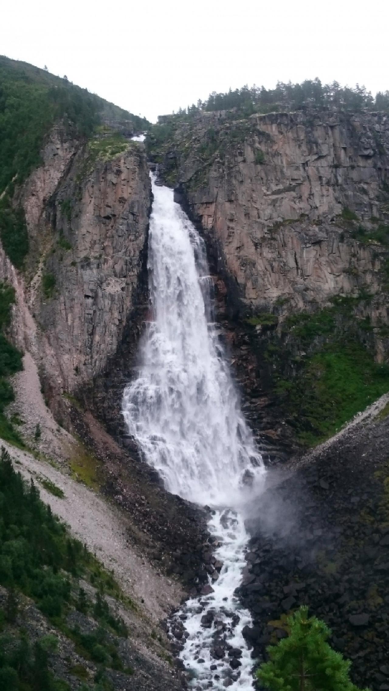 Водопад Linndalsfossen Водопад Linndalsfossen