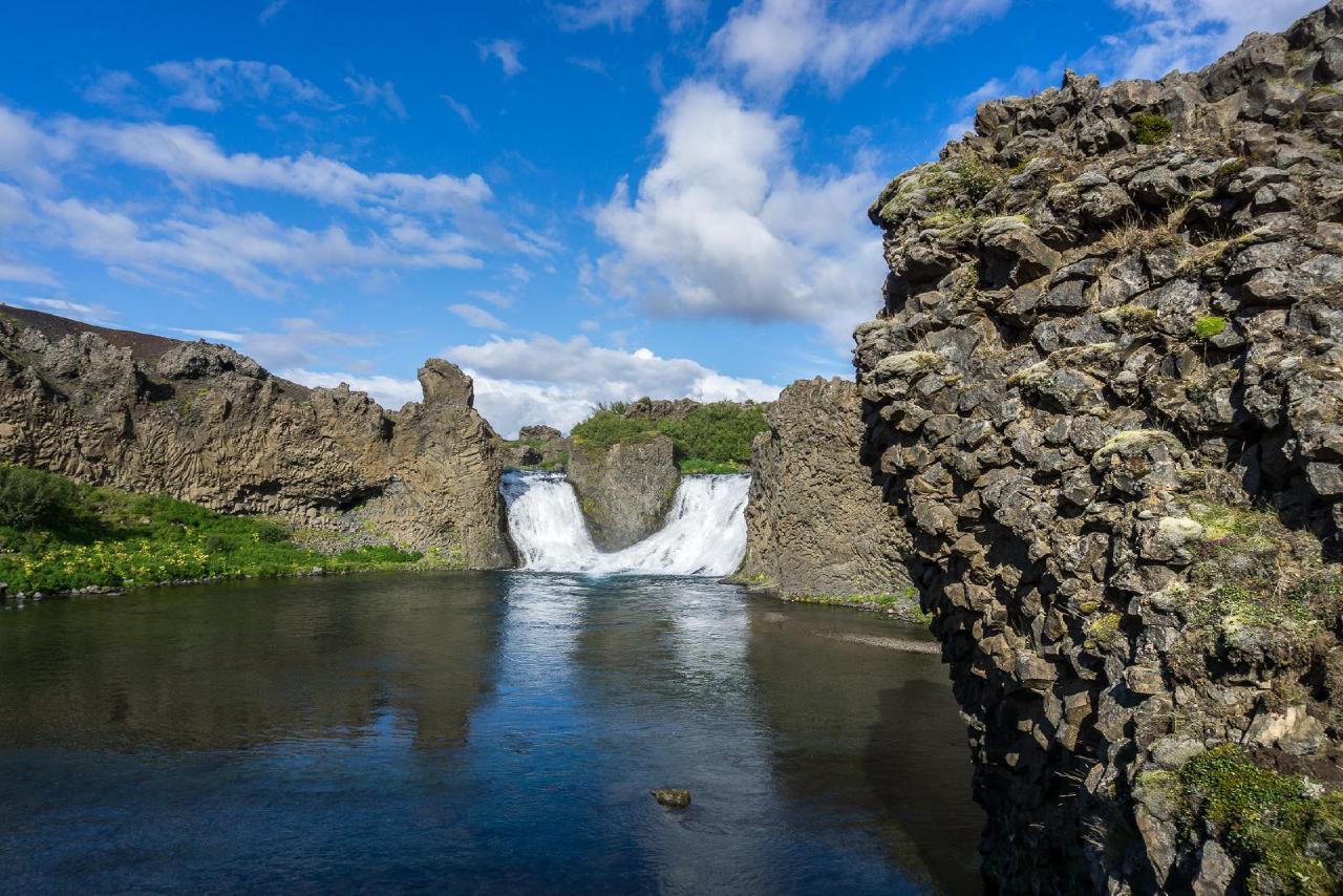 Хьяулпарфосс / "Helpful waterfall" Hjálparfoss, Iceland