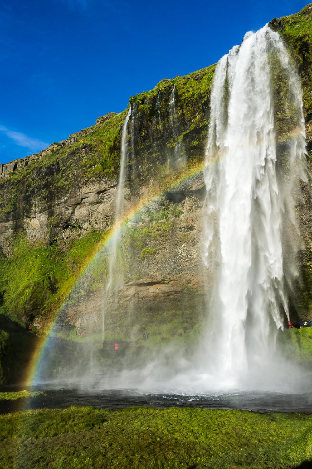 Радуга около Seljalandsfoss 2
