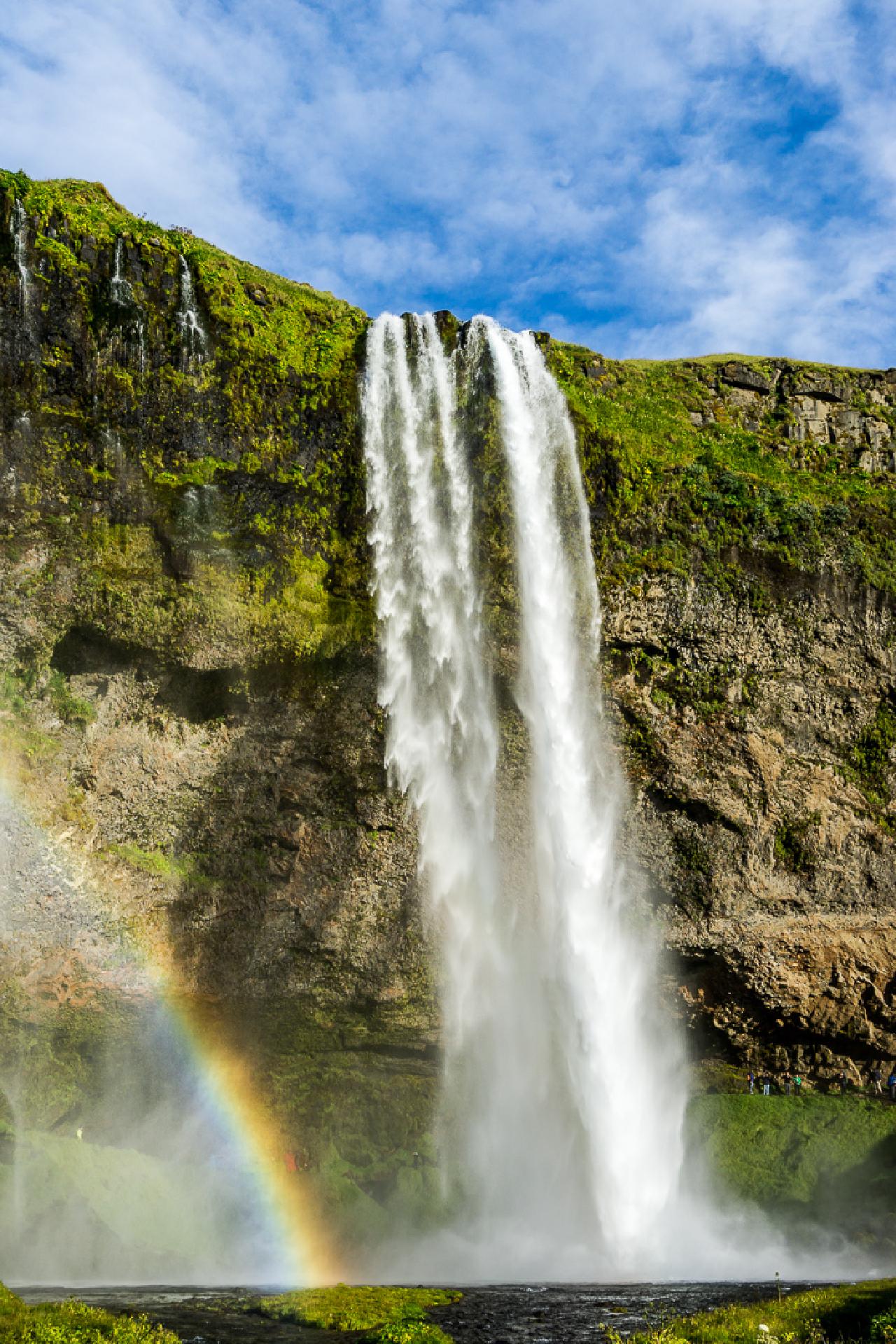 Радуга около Seljalandsfoss