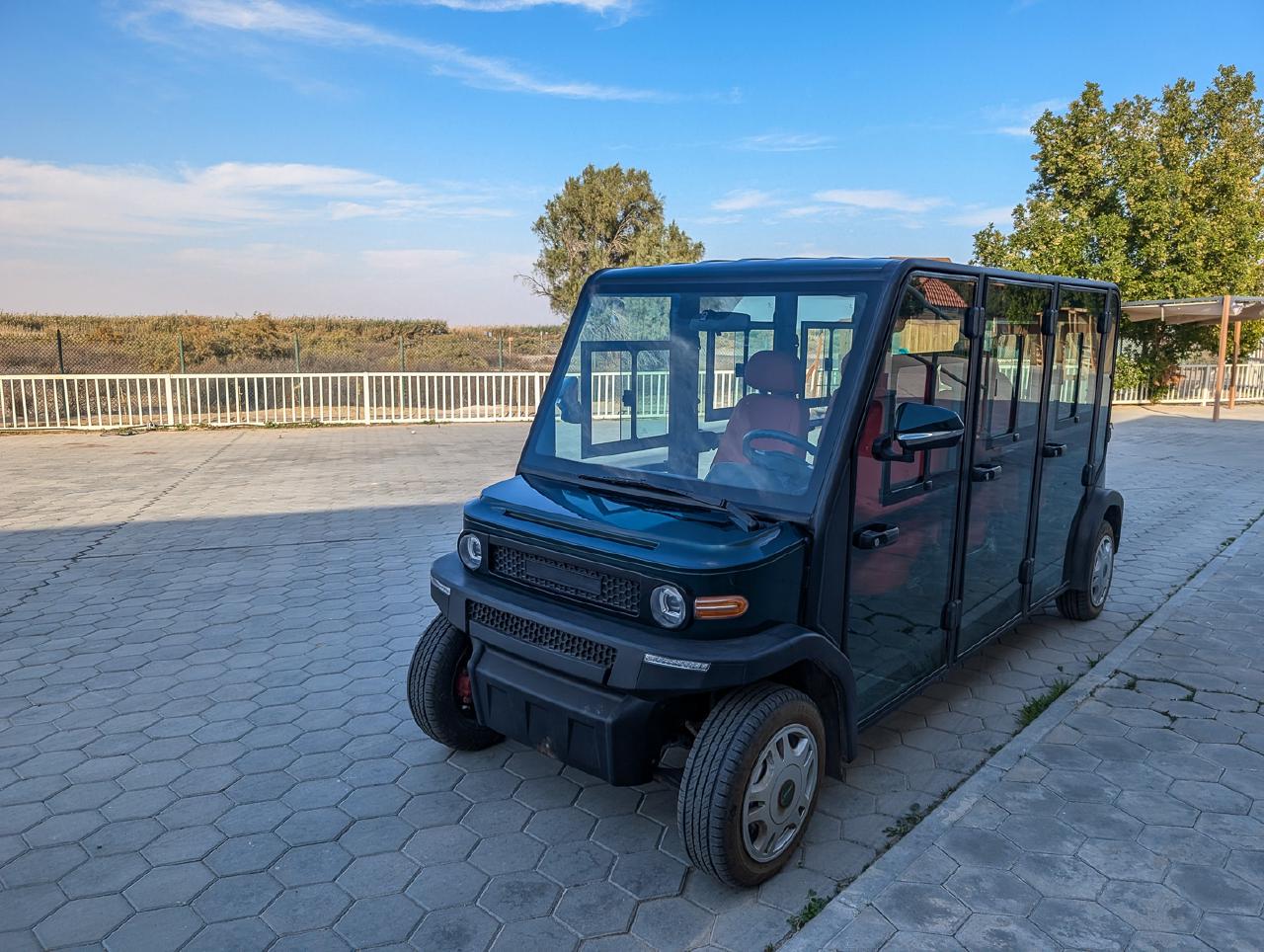 Tour car