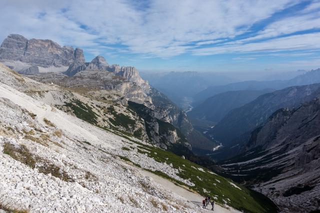 Долина в начале хайка / Valley before the hike, Italy