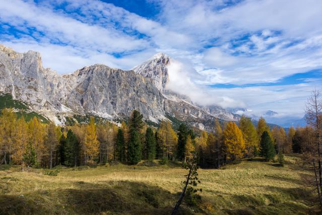 Здесь должно было быть озеро Limides / Presumably, Lago Limides, Italy