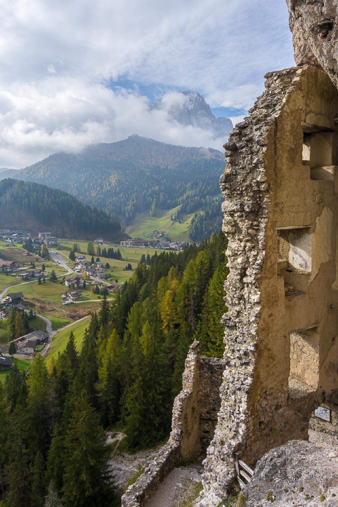 Ruins of Wolkenstein / Volkenstein ruins, Italy Ruins of Wolkenstein / Volkenstein ruins, Italy
