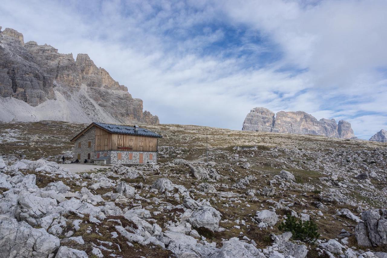 The hut / Hutte next to Dreizinnen, Dolomites, Italy The hut / Hutte next to Dreizinnen, Dolomites, Italy