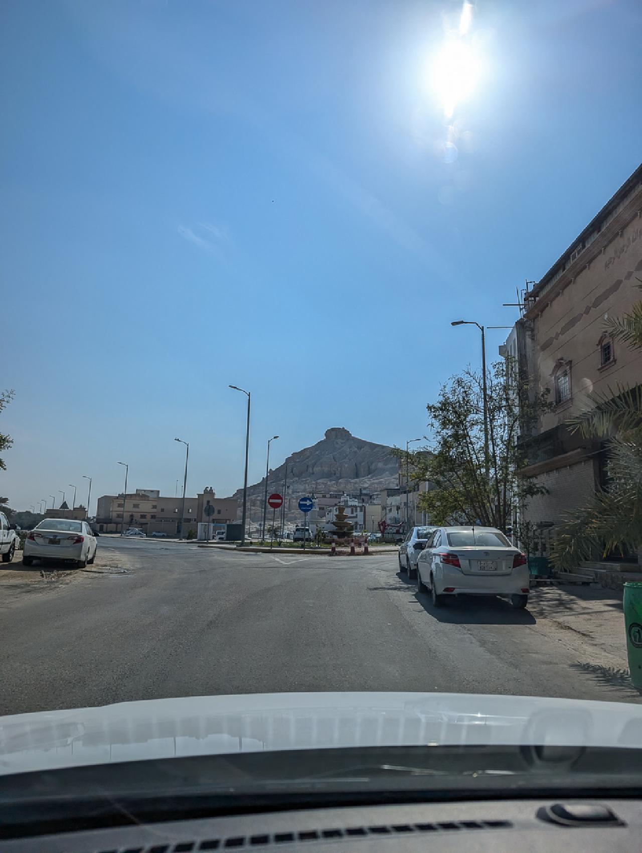 Гора Al-Qarah Гора Al-Qarah