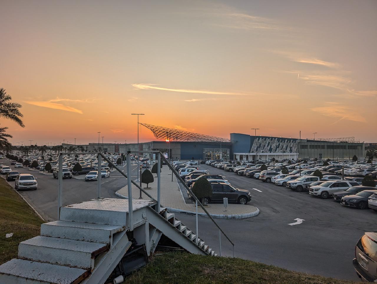 Лестница в ТЦ Лестница в ТЦ