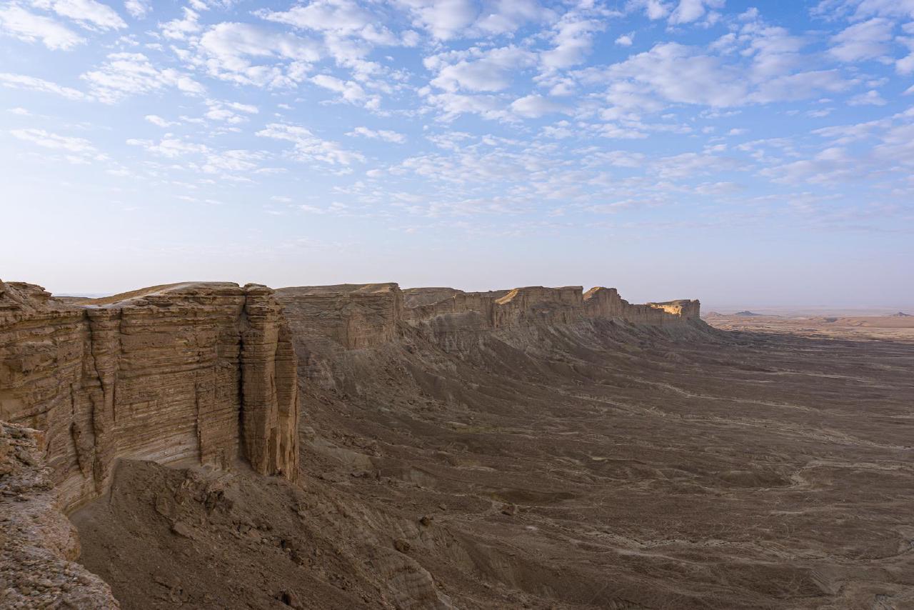 Скалы до горизонта / Next to Edge of the World, Saudi Arabia Скалы до горизонта / Next to Edge of the World, Saudi Arabia