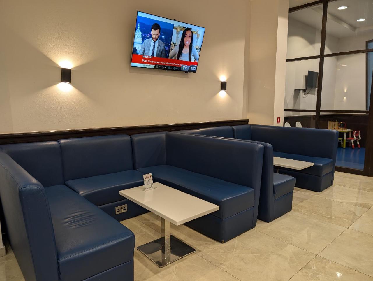 Pearl Lounge Interior
