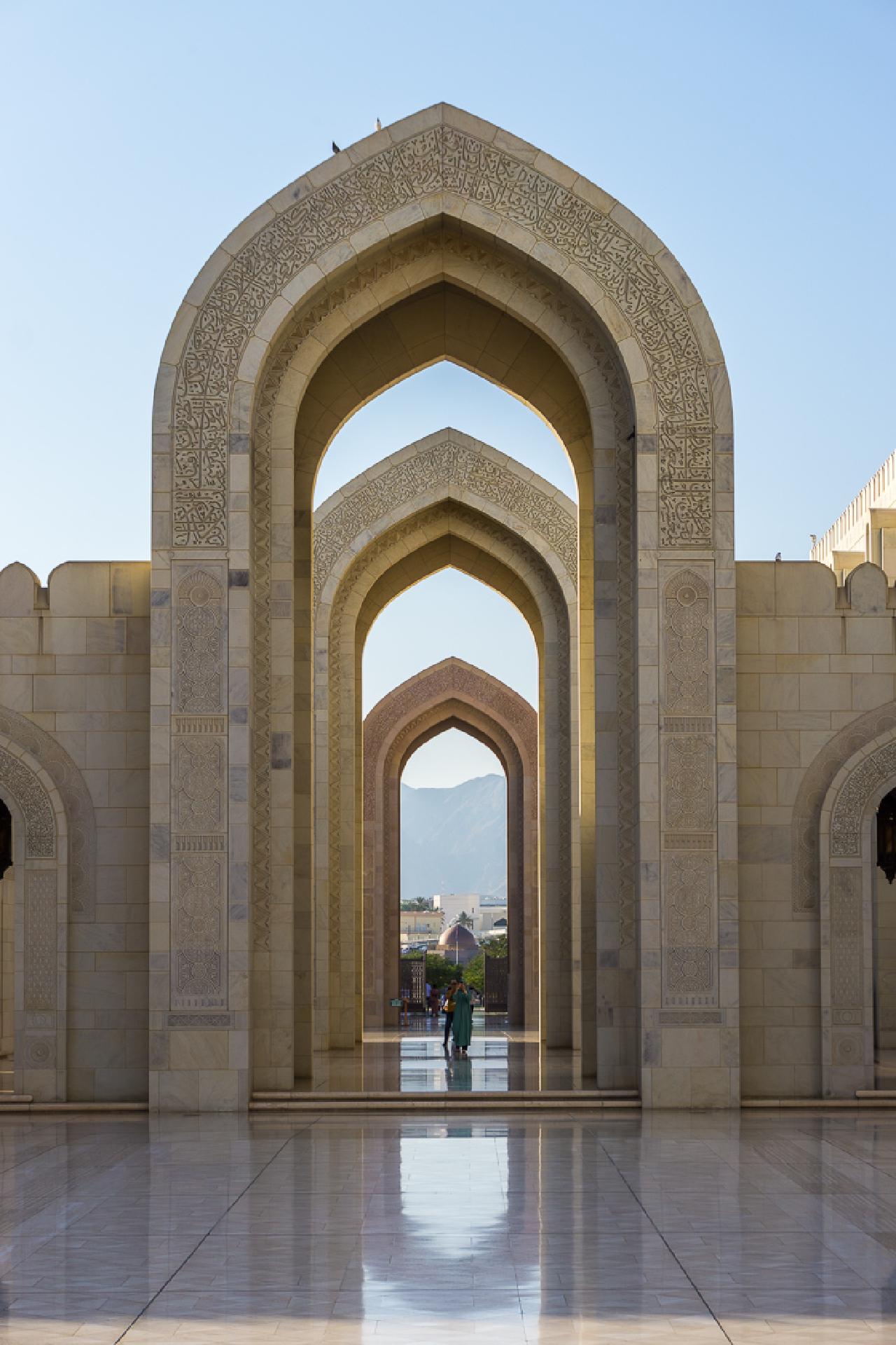 Арки Великой Мечети / Muscat's Grand Mosque, Oman Арки Великой Мечети / Muscat's Grand Mosque, Oman