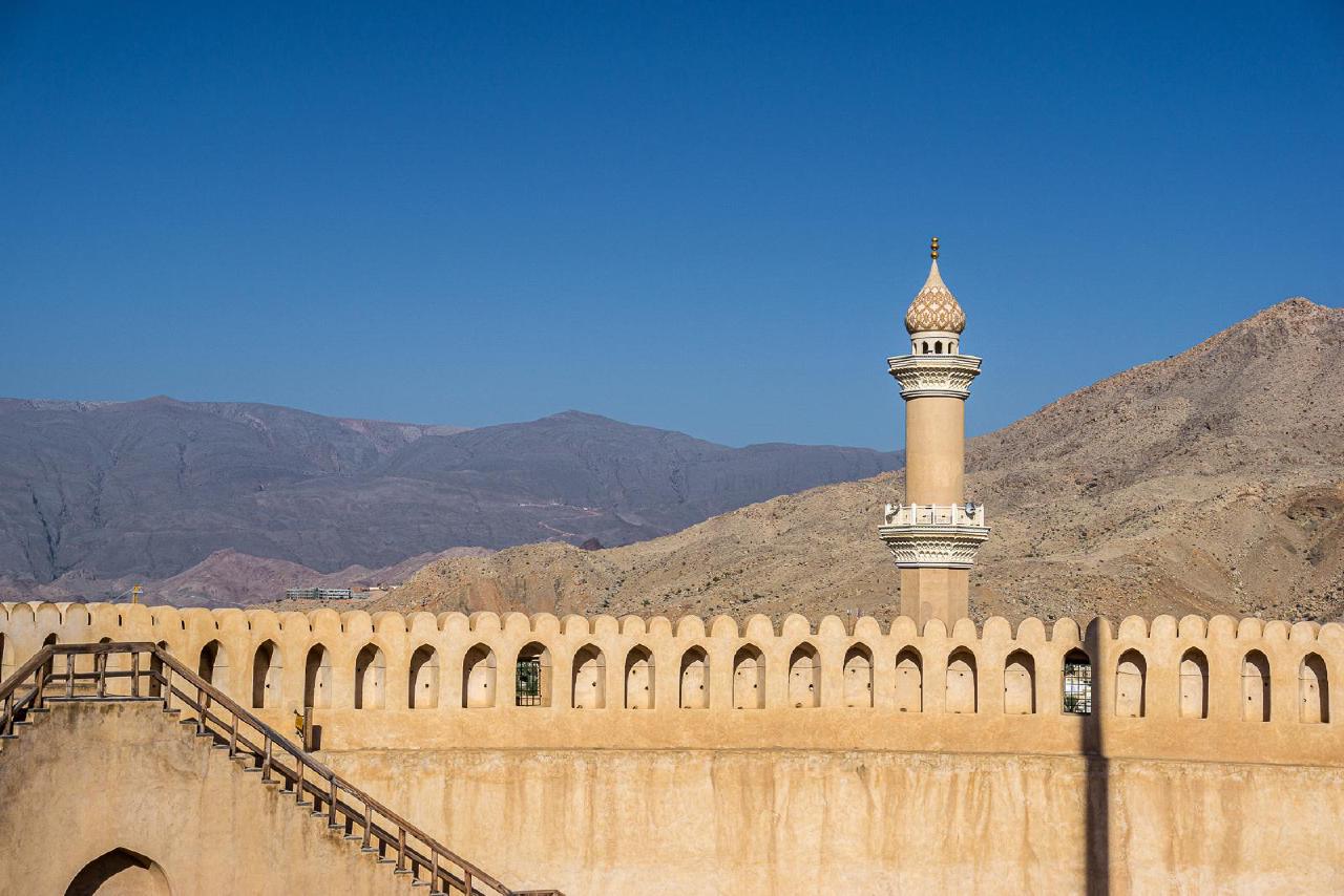 Минарет и форт Низвы / Fort Nizwa, Oman Минарет и форт Низвы / Fort Nizwa, Oman