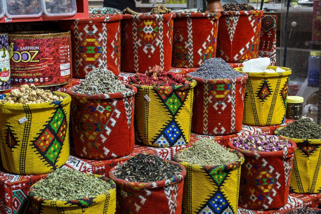 Традиционные мешочки / Spices in Muscat's Souk, Oman Традиционные мешочки / Spices in Muscat's Souk, Oman