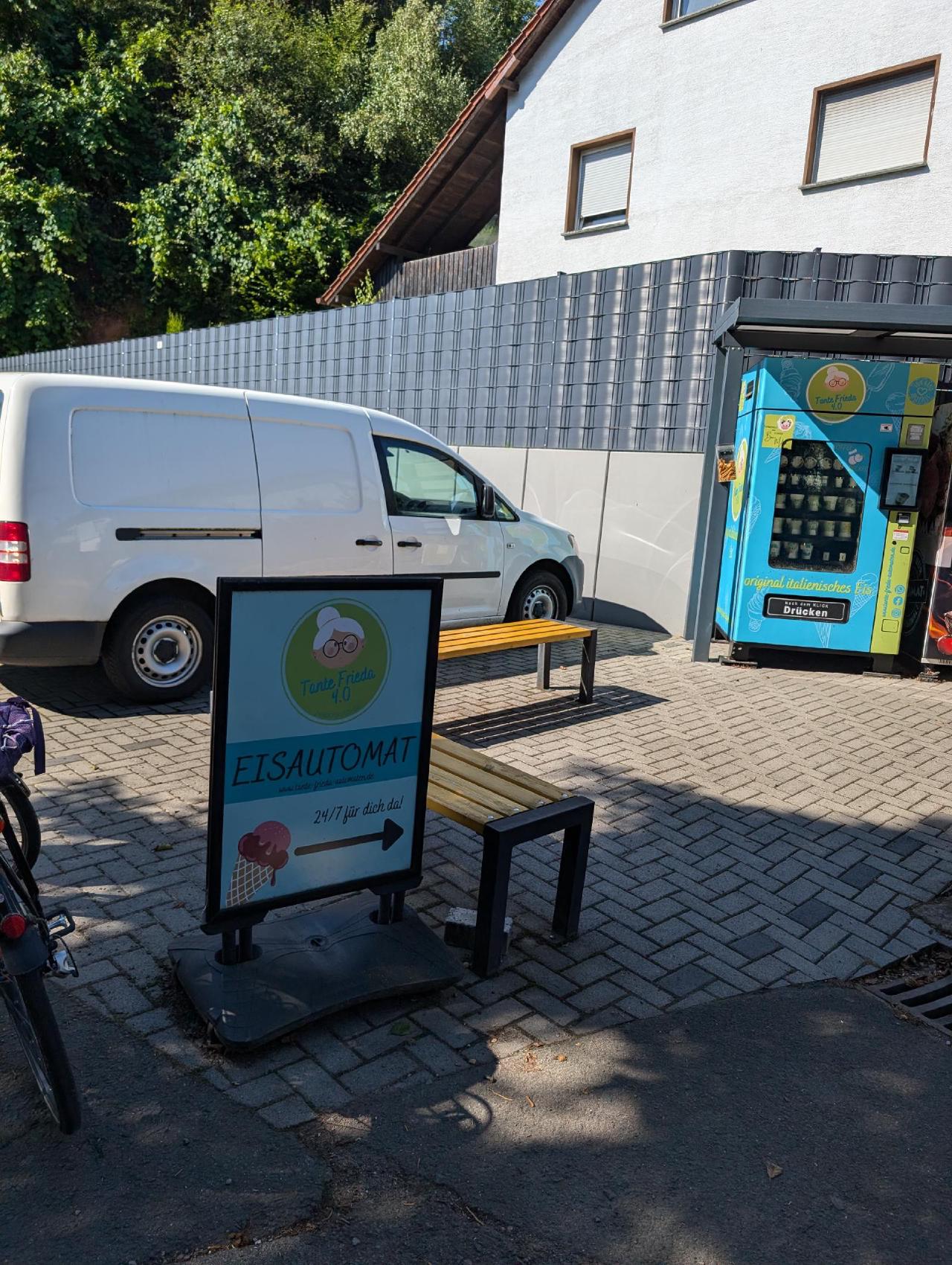 Ice cream vending machine